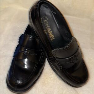 CHANEL Glossy Black Women’s  Loafers
